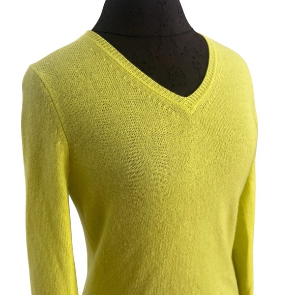 Peck And Peck Cashmere Lime Green 2-Ply Cashmere V Neck Sweater Size Small - Picture 3 of 7